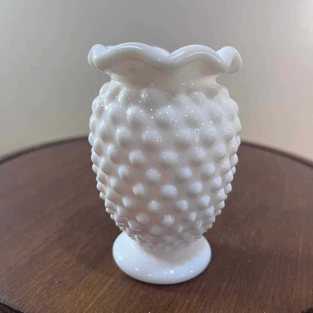 Vtg Fenton White Milk Glass Hobnail Ruffled Rim Bud Vase 3.75in